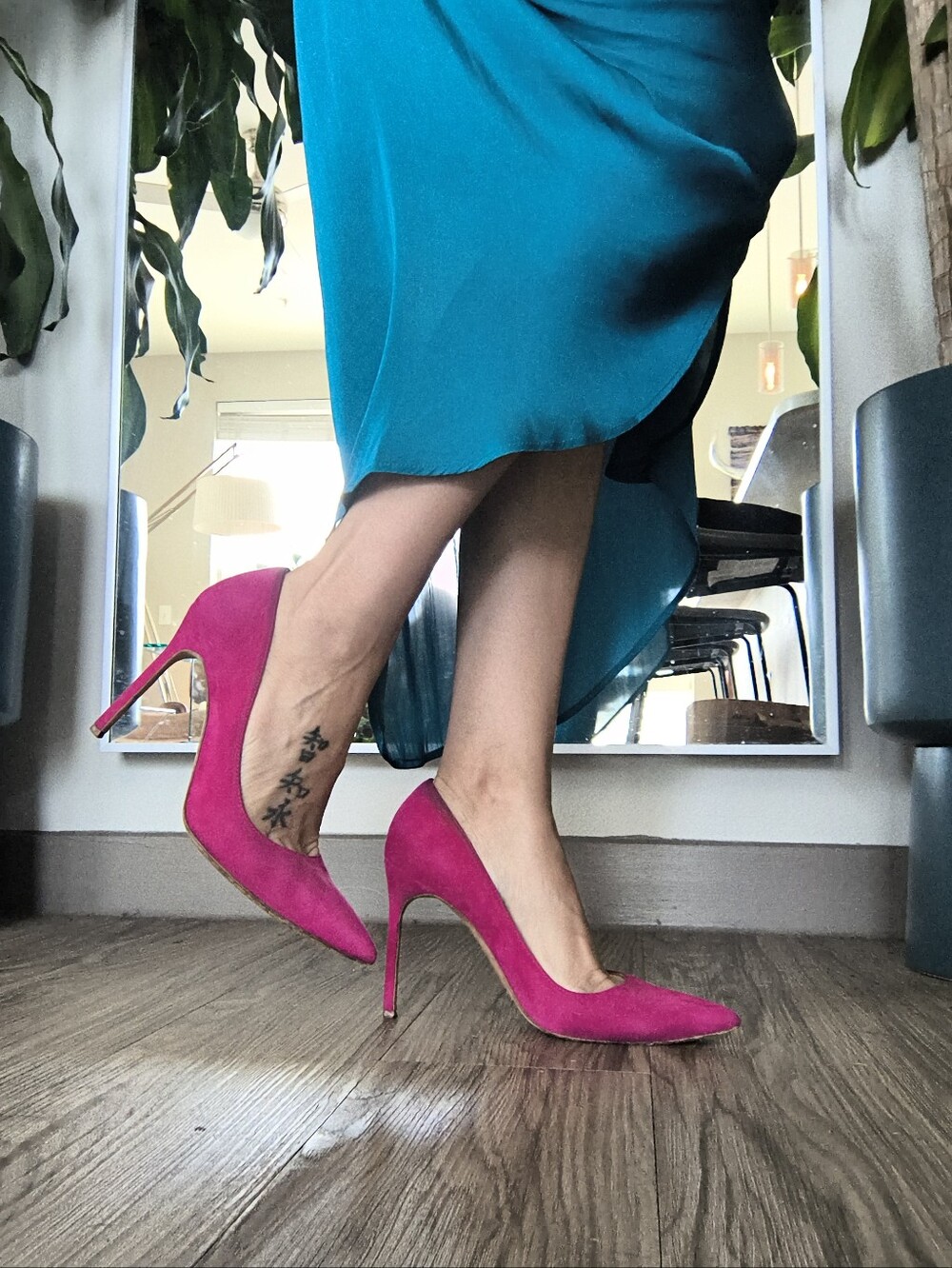 Fushia Manolo Blahnik Pump